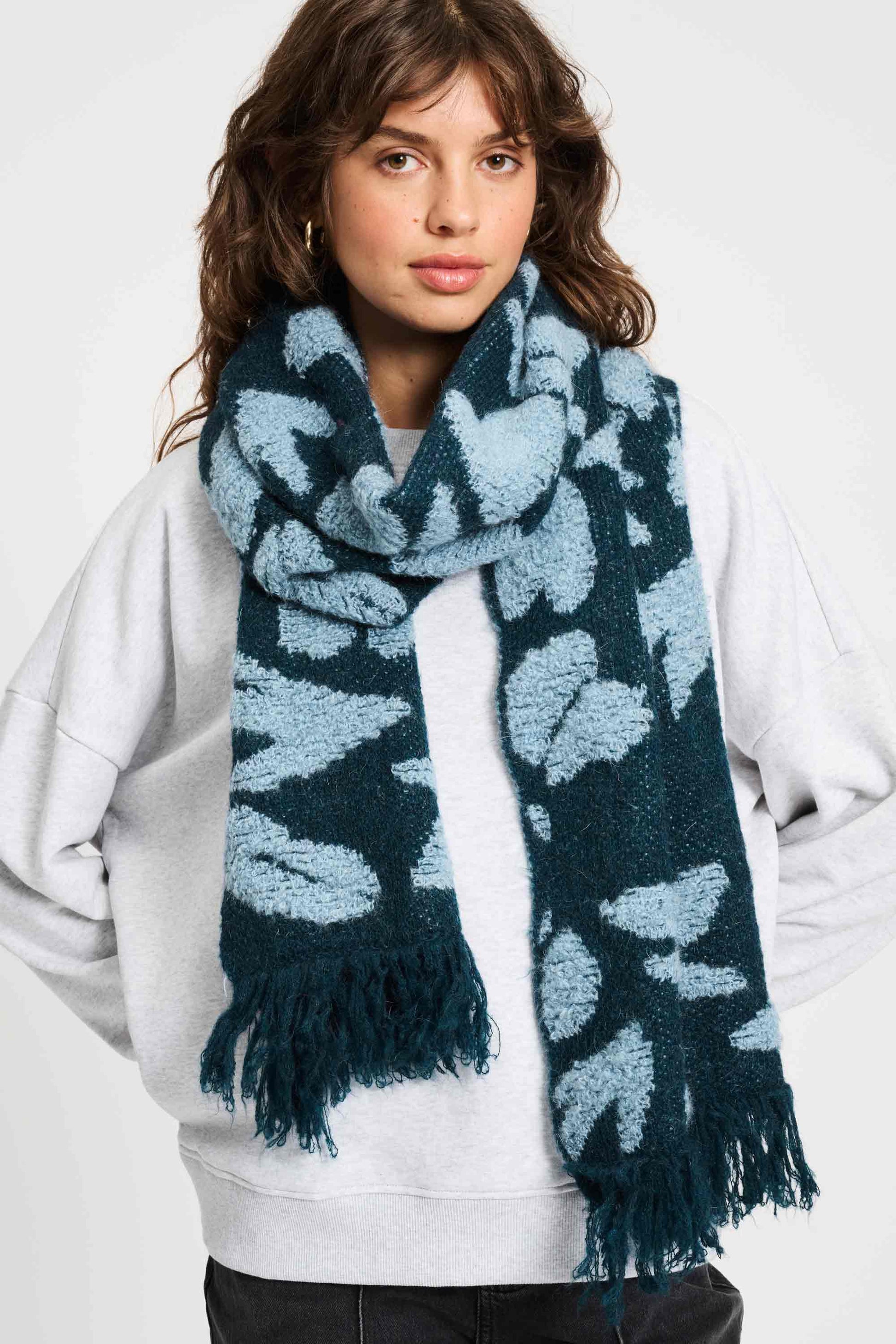 POM Amsterdam Shawls Blue / OS SHAWL - Dashing Nights