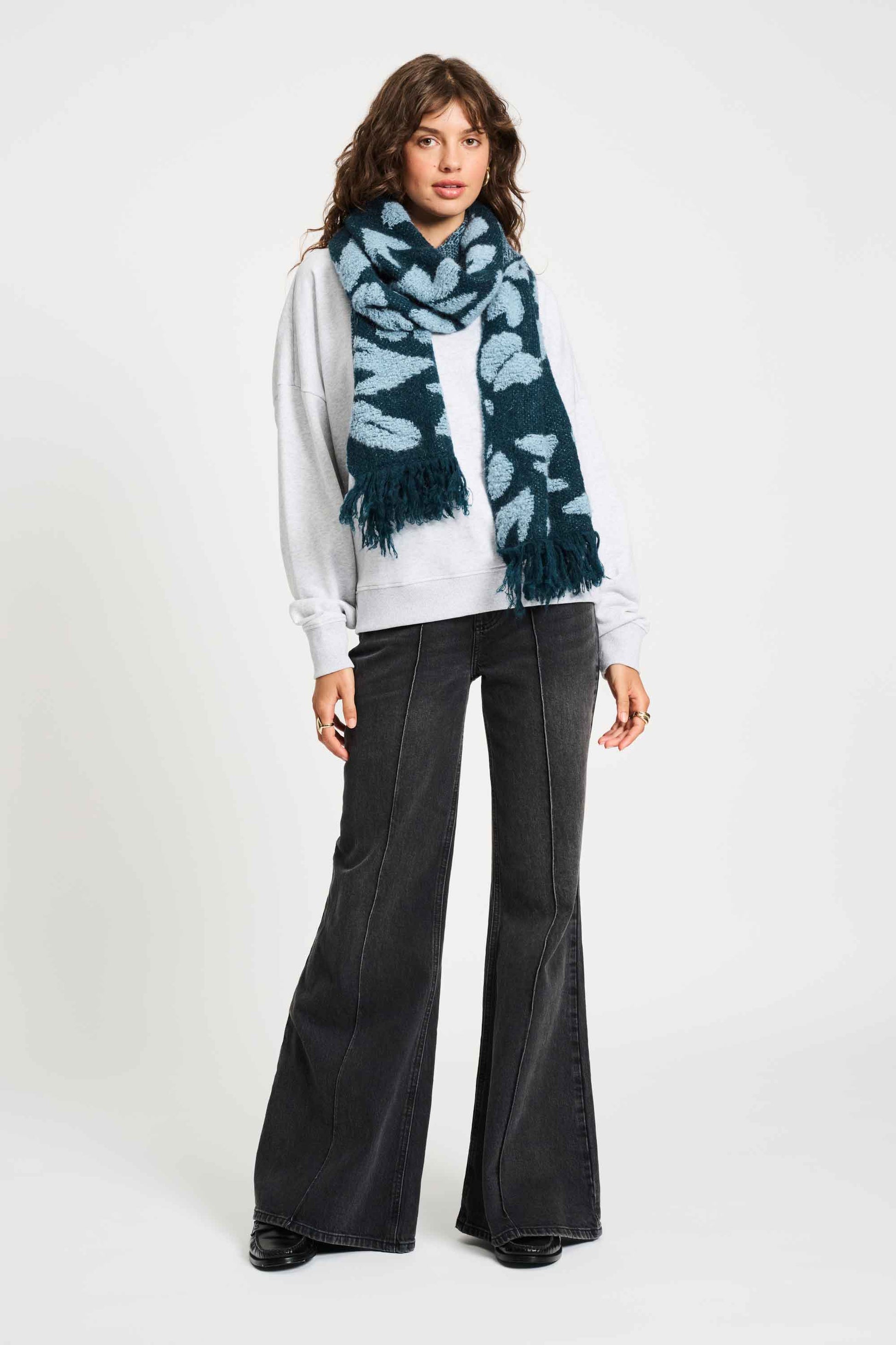 POM Amsterdam Shawls Blue / OS SHAWL - Dashing Nights