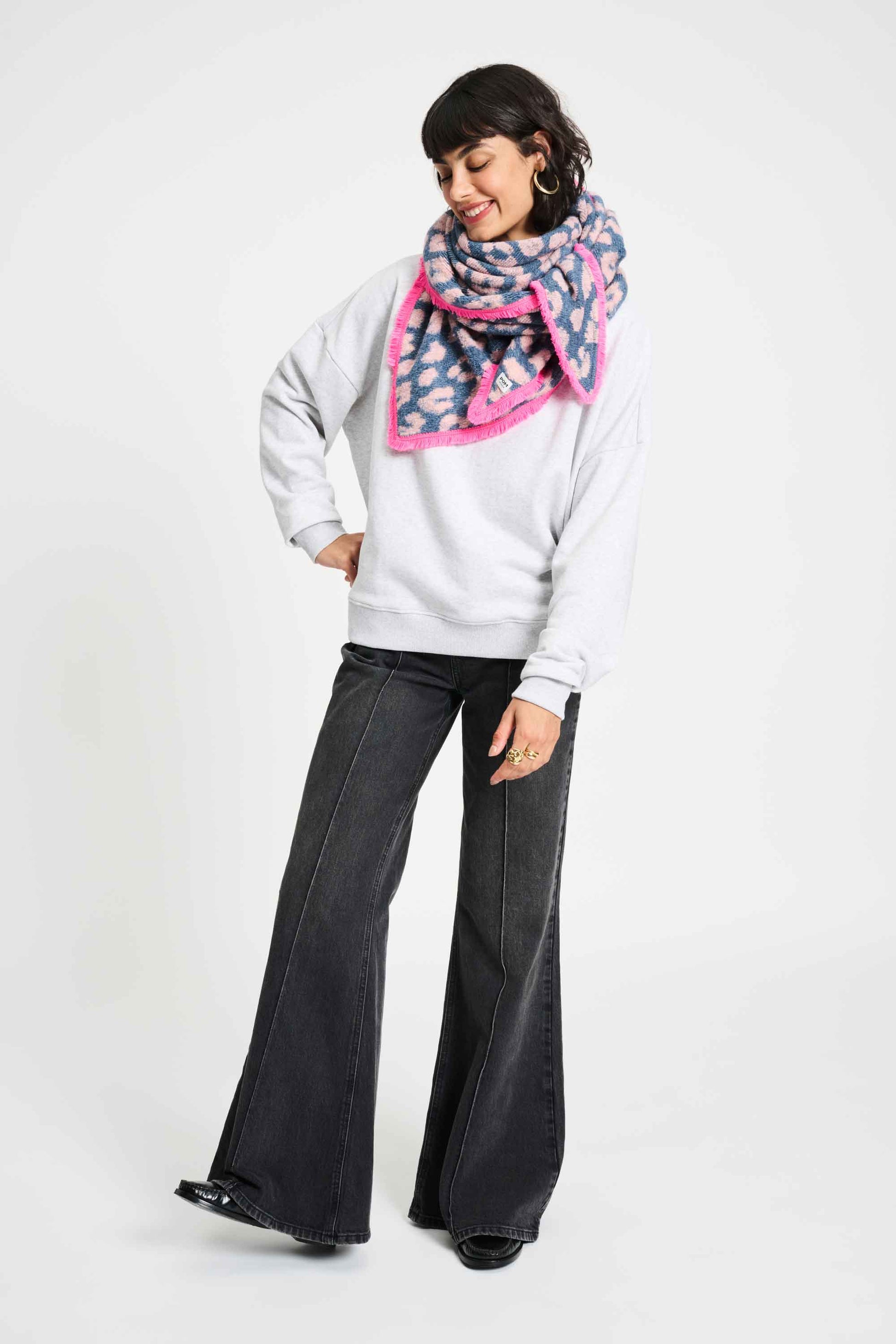 POM Amsterdam Shawls Grey / OS SHAWL - Leopard Grey