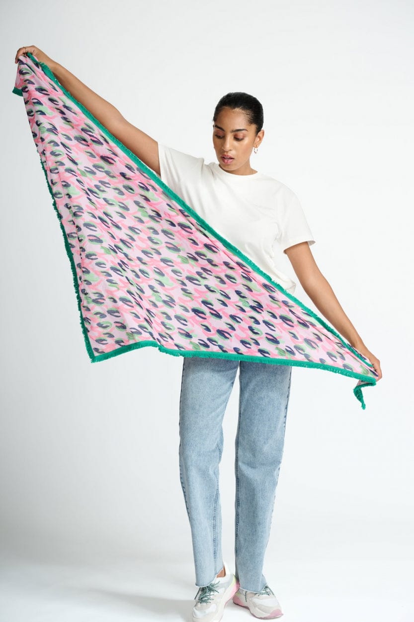 POM Amsterdam Shawls Pink / OS SCARF - Animal Pink